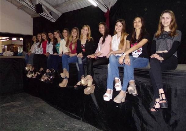 postulantes reina 2 r2478 r2888 resampled.jpg