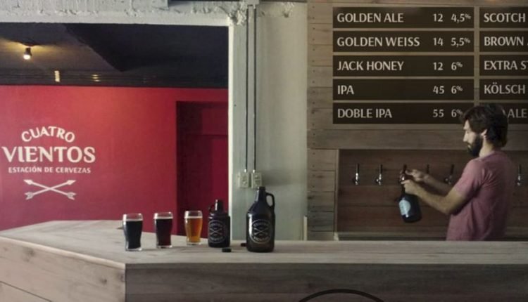 Auspiciante cuatro vientos